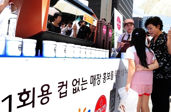 국민 대다수는 1회용 컵 보증금제도의 도입이 필요하다고 생각하는 것으로 나타났다. (사진제공=뉴시스)