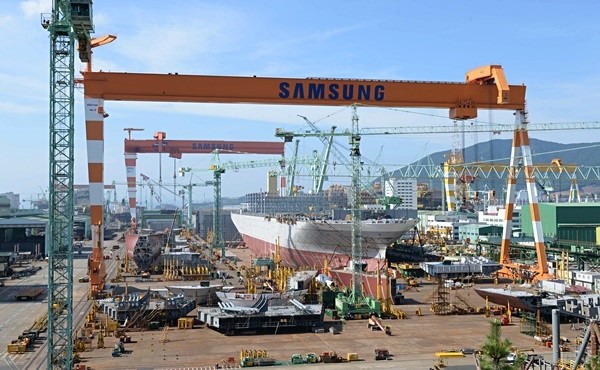 삼성중공업은 금융경색 등 리스크에 선제 대응하기 위해 1조 5000억원 규모의 유상 증자를 추진키로 했다. 사진은 삼성중공업 거제조선소 모습.