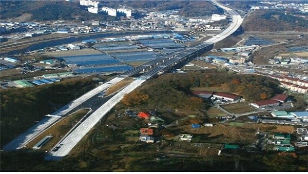 성남-장호원 도로건설공사.