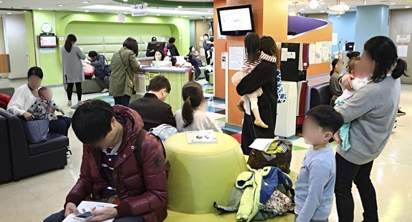 최근 감기를 호소하는 환자들 중 독감 환자가 빠르게 늘고 있어 주의가 당부된다. 손씻기 등 개인위생수칙과 기침예절 등을 잘 지켜야겠다.