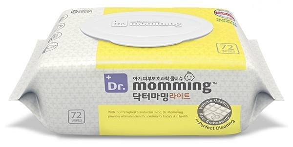 유한킴벌리가 아기들의 피부자극을 최소화하는 천연펄프 재질의 신제품 ‘닥터마밍 라이트’를 출시했다.