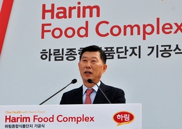 하림은 지난 12일 금융감독원 전자공시를 통해 “김홍국 회장(사진)이 2월 27일 하림식품의 대표이사직에서 물러났다”고 밝혔다. (사진=newsis)