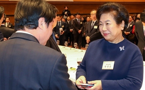 현대그룹의 주력 계열사 현대엘리베이터가 현정은(사진) 현대그룹 회장의 경영권 강화를 위해 편법 전환사채(CB)를 발행했다는 의혹에 놓였다. (사진=newsis)