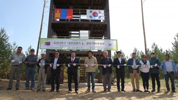 몽골 토진나르스 지역 유한킴벌리의 숲 준공식 모습.(사진=유한킴벌리 제공)
