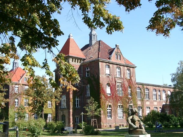 ▲  필자가 근무했던 Westend Krankenhaus 대학 종합병원