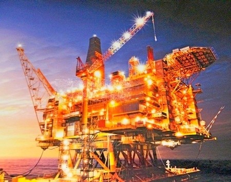 삼성중공업이 사할린 해상에 설치한 세계 최대 해양 플랫폼.(사진=일요주간 DB)