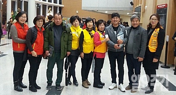 밀양 렛츠런 송년음악회’가 지난 6일 오후 밀양아트센터에서 열렸다.