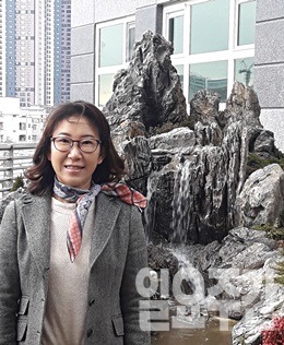 석가산 전문 시공기업인 ‘정원 L&D’의 이미선 대표