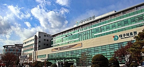 지난 7일 대구의료원 라파엘 웰빙센터에 불을 지르고 달아난 20대가 경찰에 붙잡혔다.