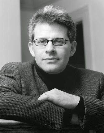 ▲ 미국의 유대인 학자인 '다니엘 골드하겐'(Daniel Goldhagen)은 유대인 학살을 독일 나치시대로만 국한해 해석하는 것은 잘못된 분석이라고 주장한다.